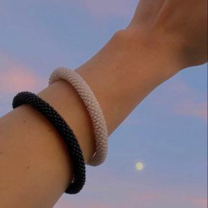 Sashka Co. Handmade Glass Bead Bracelet